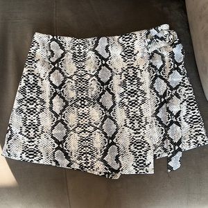 Snakeskin Print Skort